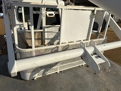 Used 2010 ALTEC AC38-127S Truck-Mounted Cranes Tennessee US | Moore Equipment #1517217