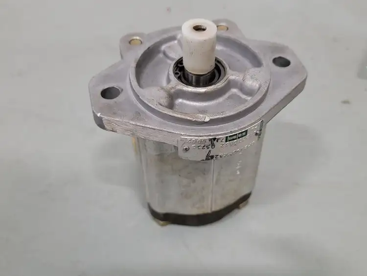 Used SALAMI 2PZ19D-R82S2 Parts (Hydraulics and Pneumatics) British Columbia CA | Lenmark #265066