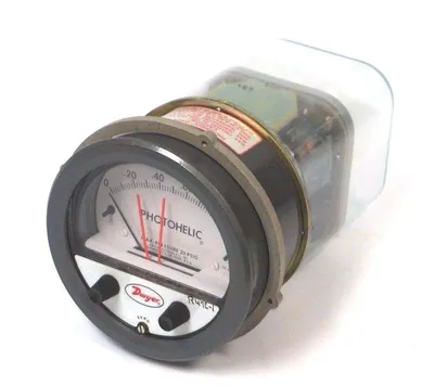 NEW DWYER PHOTOHELIC 3001-R47C-1 PRESSURE SWITCH 3001R47C1