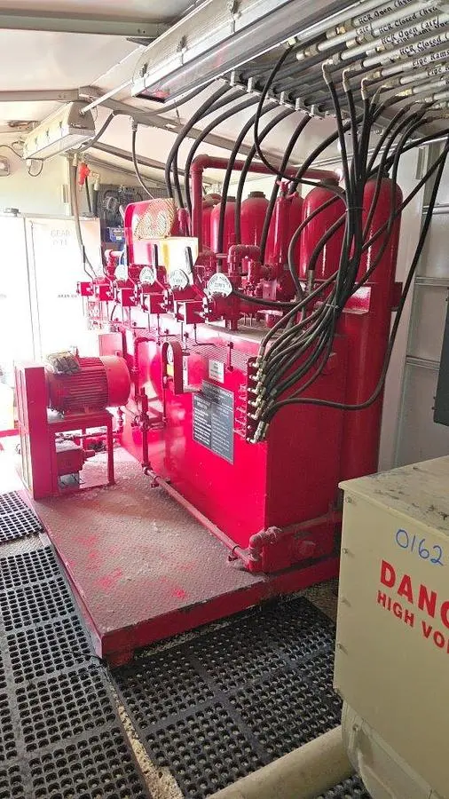 USED CONTROL TECHNOLOGY INC 5 STATION HYDRAULIC ACCUMULATOR