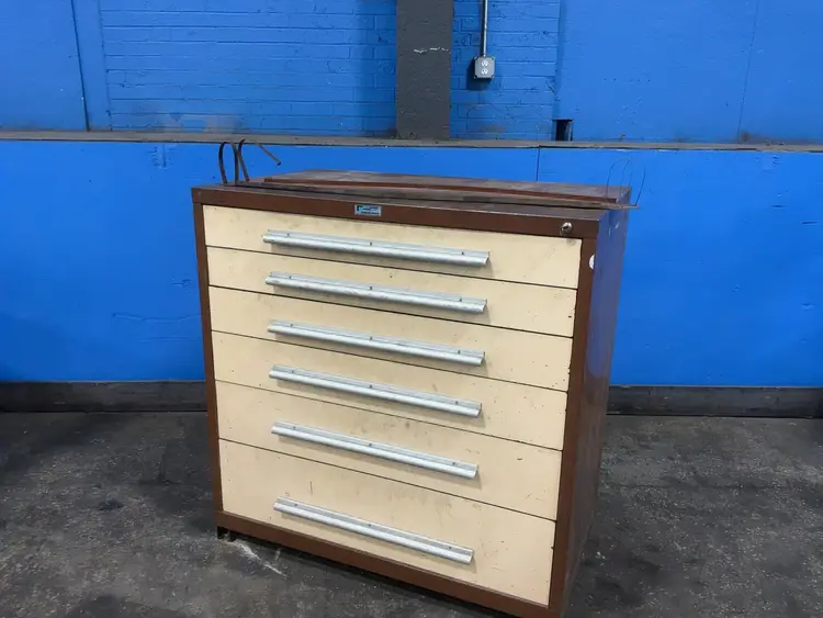 Used RACK ENGINEERING CO _UNKNOWN_ Cabinets Ohio US | HGR 24 #1048132