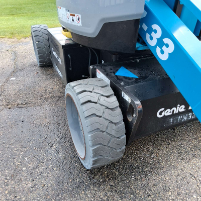 Used 2022 Z-33/18 Genie Articulating Boom Lifts Wisconsin US | Stack Equipment #1418939