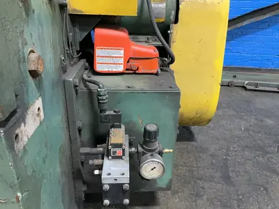 Used WYSONG AND MILES CO. 1610 Power Squaring Shears (Gauge) Ohio US | HGR 24 #1520787