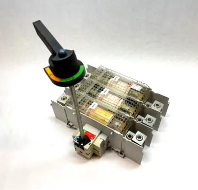 USED SQUARE D 400 AMP DISCONNECT