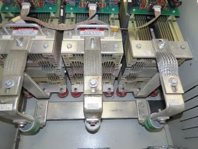 Allen Bradley 1395-B81-EN-P50 DC Controller Drive 300HP 500VDC AB 460V Input 3Ph