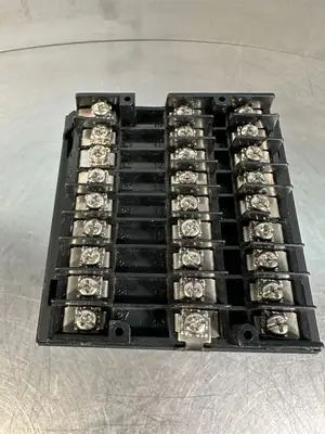 Honeywell UDC3300 DC330E DC330E-AA-1D0-21-0A00D0-00-0 (7.4.1)