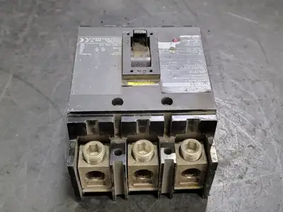 USED SQUARE D QDL32100