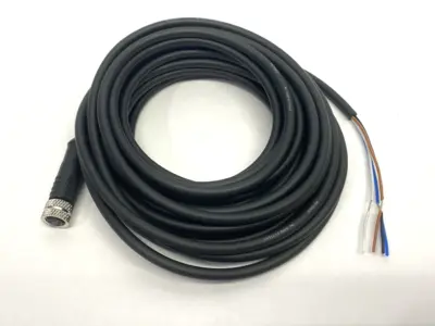 USED KEYENCE SINGLE ENDED FEMALE CORDSET M8 4-PIN 5M