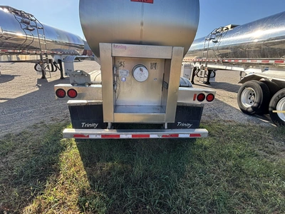 Used 2016 WALKER MILK TANKER TRAILER Liquid Supply Trailers Michigan US | Miedema Asset Management Group #1709447
