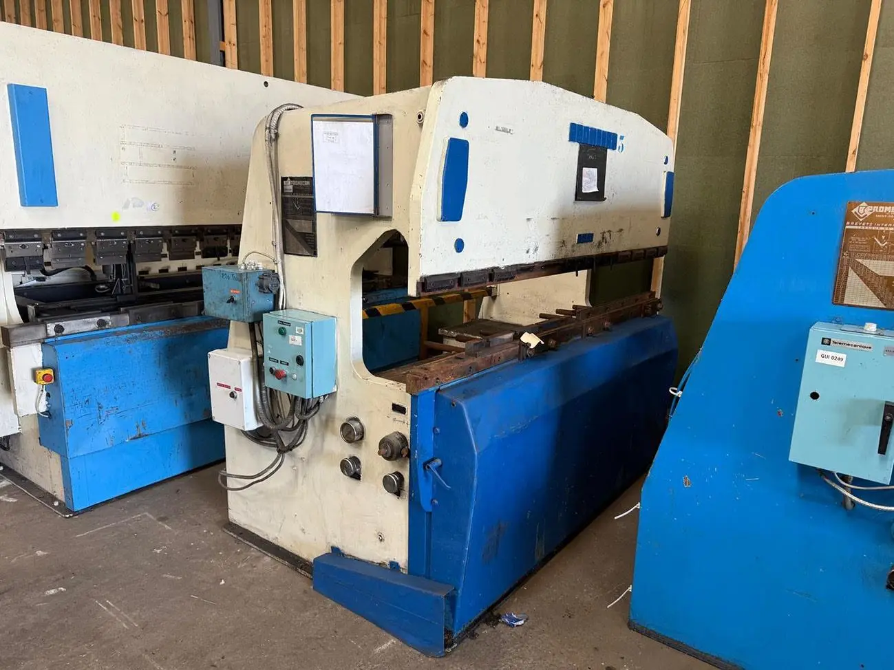 USED AMADA PROMECAM RG 80 TON X 2500 MM