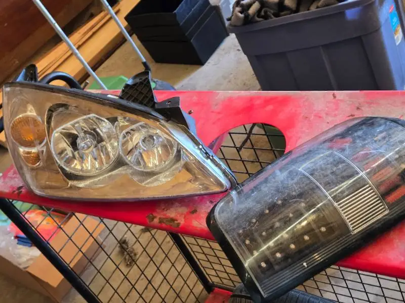 Headlights and Taillights Lot including LED and Halogen Models - RHPT10086-B