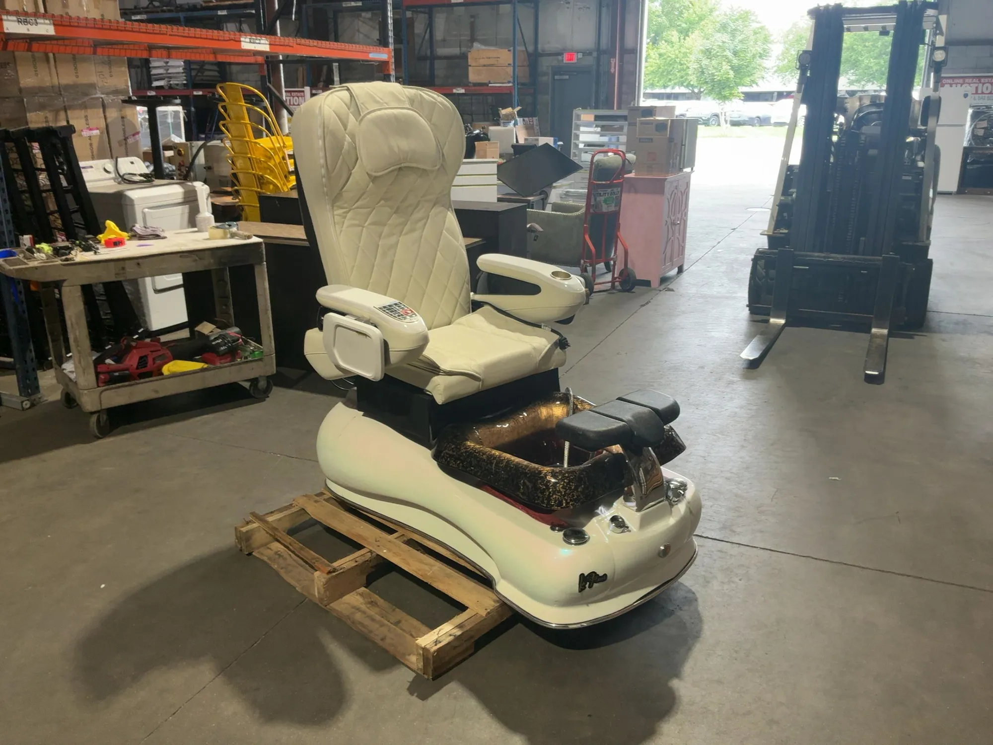 Used GULFSTREAM 9660-5 PEDICURE MASSAGE CHAIR Salon & Spa (Misc) Michigan US | Miedema Asset Management Group #1455041