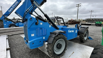 USED 2018 Genie GTH-1056