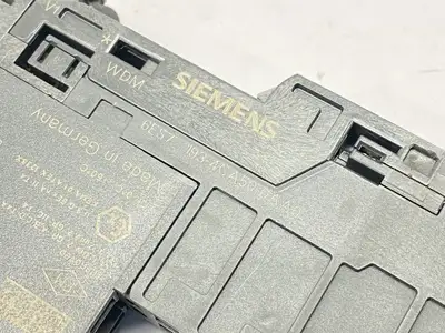6ES7132-4BD01-0AA0 | Siemens  Digital Electronic Module w/ 6ES7193-4CA50-0AA0 - Used