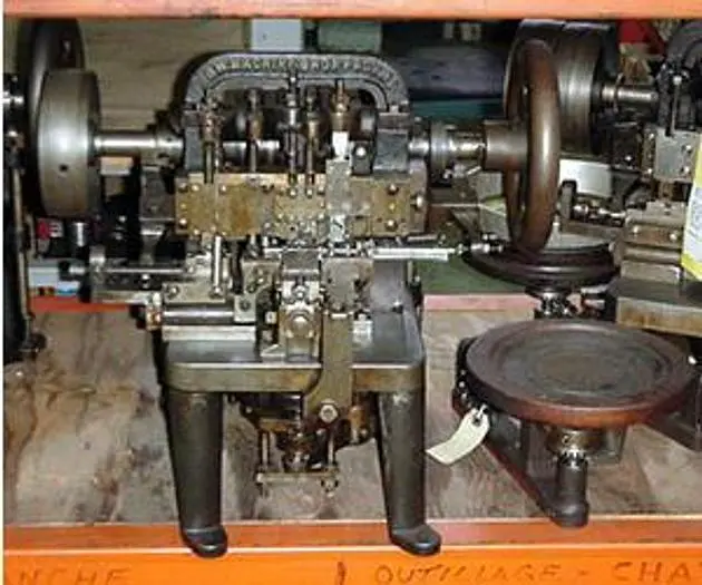 8646 Used S & N Link Making Machine
