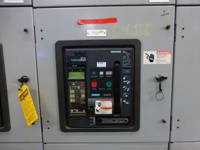 4000 Amp Siemens WL Switchgear, 7 Section, 4000/1600A Breakers,