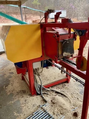 USED WOODLANDIA LOG RIPPER 200XP