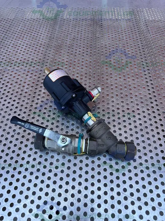 Used GEMU 554/15 PNEUMATIC ANGLE SEAT GLOBE VALVE W/ 1/2" COMPRESSION FITTING, VALVE Valves/Fittings California US | Equipment Lab #485870