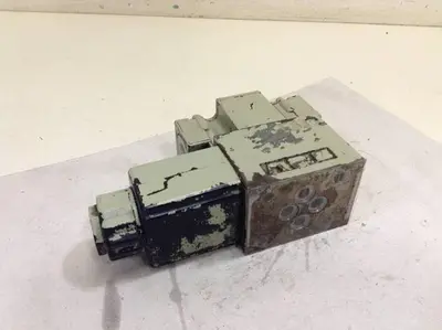 USED YUKEN DSG-01-2B2-A100-4025