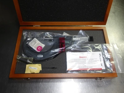 Starrett 2-3" Electronic Outside Micrometer 733XFLZ-3 (LOC979A)
