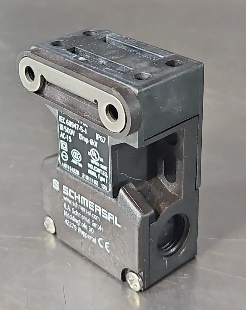 Schmersal Schmersal AZ15ZVRK-M16-1762 S Safety Door Swicht loc3E35