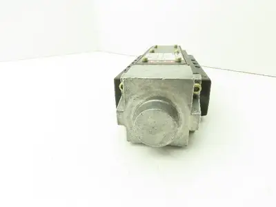ARO 5545 0707 04 Pneumatic Pilot Valve 5-Port 1/2" NPT
