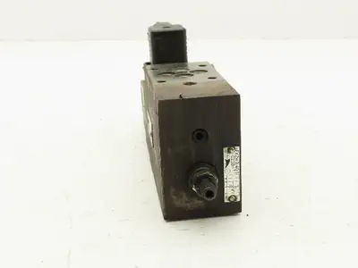 Toyooki Kogyo HFK2H-B-40-S Hytegra Flow Control Throttle Valve 100V Solenoid