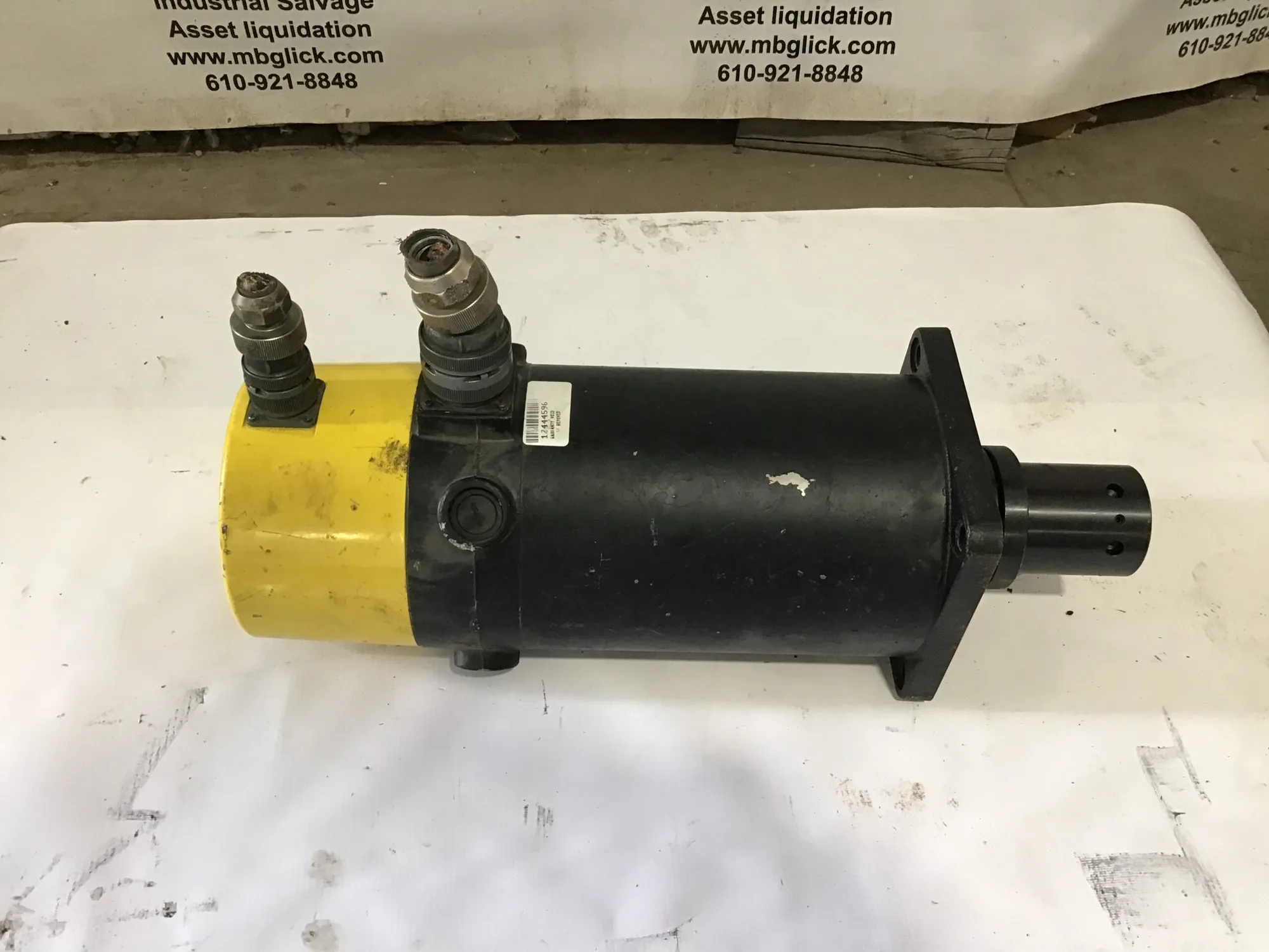 Fanuc Servo Motor 1-3/16 Keyed Shaft UPC NO: 12444596