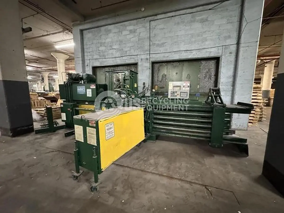 USED AMERICAN BALER 10357 AUTO TIE HORIZONTAL