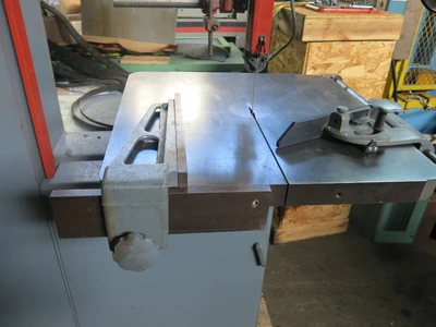 DOALL 2013-20 ELECTRONIC VARIABLE SPEED VERTICAL BANDSAW