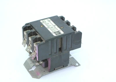 Used General Electric CR353EE3BHOEF Circuit Breakers California US | Davliegogo LLC #1705481