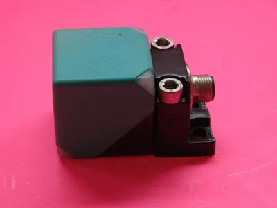 USED PEPPERL & FUCHS NBB20-L2M-E2-V1