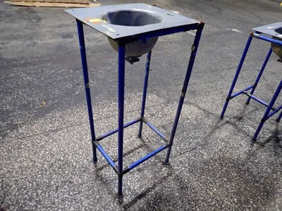 12" X 12" X 8" Workstation