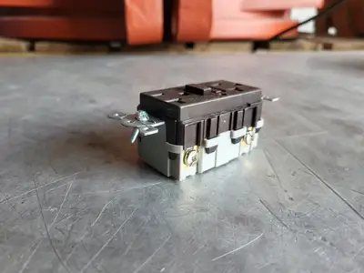 NEW HUBBELL GFTRST20