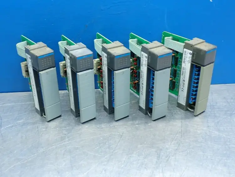 Used ALLEN BRADLEY 1746IV16 PLC Input & Output Ohio US | HGR 24 #1150813