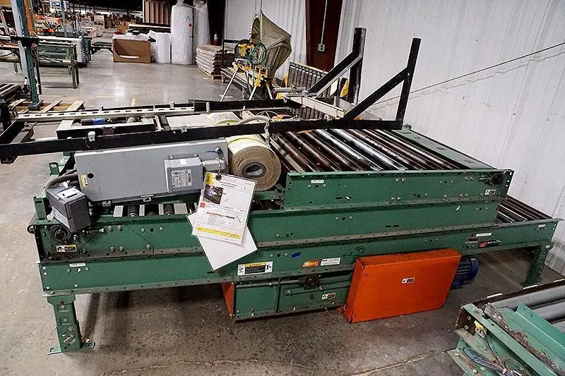 42" WIDE x 100' ROACH POWER DRIVEN ROLLER / BELT CONVEYOR, WITH VFD DRIVE: YOBRO #24712