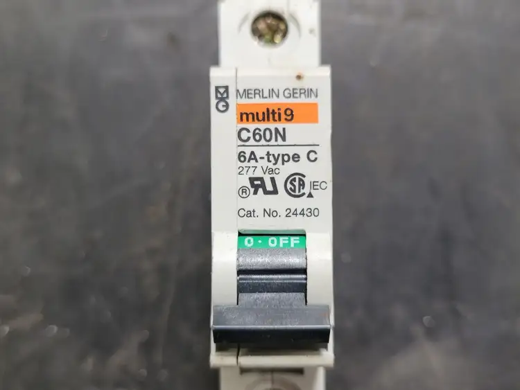 Used MERLIN GERIN 24430 Switchgears British Columbia CA | Lenmark #242115