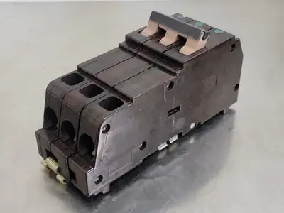 90 Amp, 3 Pole, 240 volts Circuit Breaker