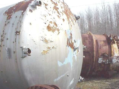 USED PFAUDLER 5000 GALLON TANK