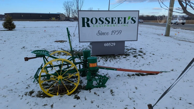 Used JOHN DEERE 999 Planters | Rosseel's Equipment Inc #720605