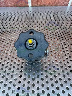 USED ITT PURE FLO 316L STAINLESS STEEL  DIAPHRAGM VALVE W/ 1/2" SANITARY FITTING