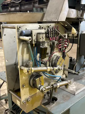 3 CU FT SIGMA SYNTRON FMC MODEL #VPF305 HOPPER & BOWL FEEDER: STOCK #23083