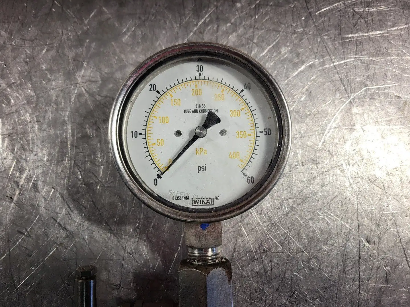 Pressure Gauge w/ Valve