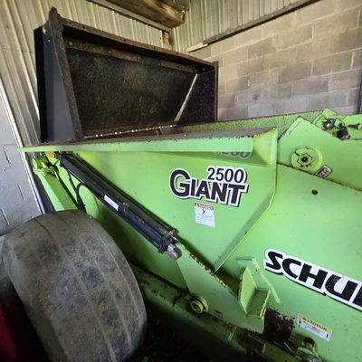 2010 SCHULTE 2500 GIANT Rock Picker | Iron Listing (6)