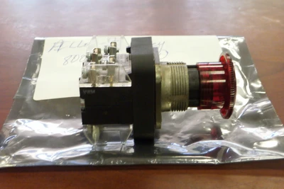 USED Allen-Bradley 800T-QB24W