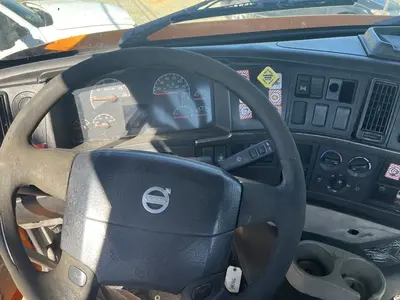 Used 2004 VOLVO VNM-200 Conventional trucks North Carolina US | Proxy Equipment #1385262