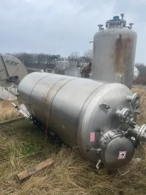 2,500 Litre Giusti Stainless Steel Vertical Mixing Vessel, 1100mm Dia x 2400mm Straight Side