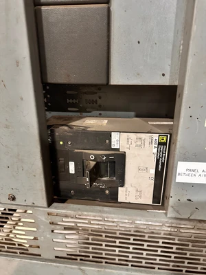 USED SQUARE D QED