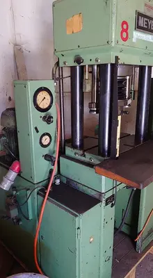 Used 1982 MEYER 30T Hydraulic Presses CZ | Amaron s.r.o. #1065193