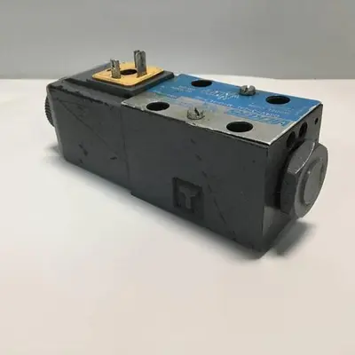 USED VICKERS DG4V-3-2AL-M-U-HL7-60